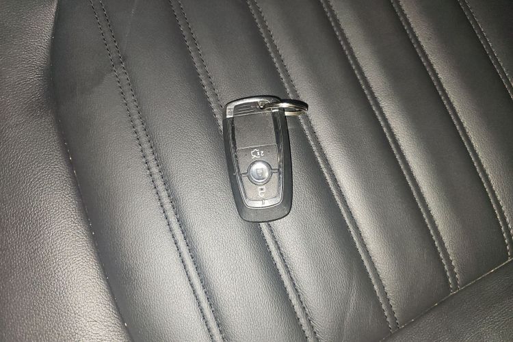 福特 蒙迪欧 2017款 EcoBoost 180 时尚型中控内饰7001