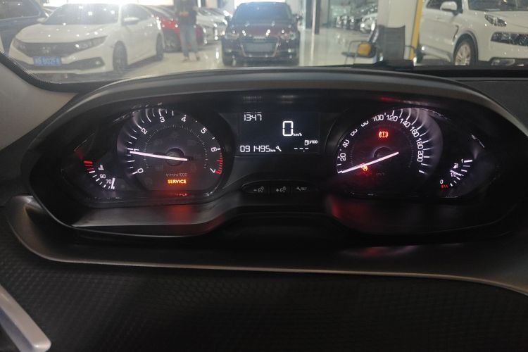 标致2008 2014款 1.6L 手动潮流版中控内饰14