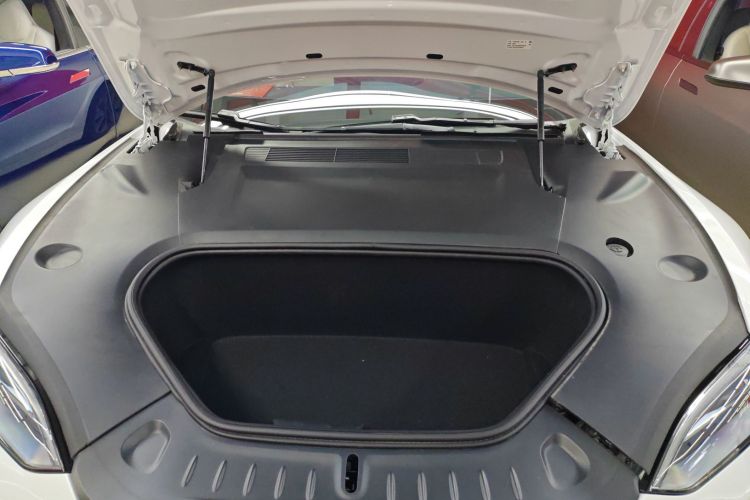 特斯拉 Model S 2023款 双电机全轮驱动版机舱底盘24