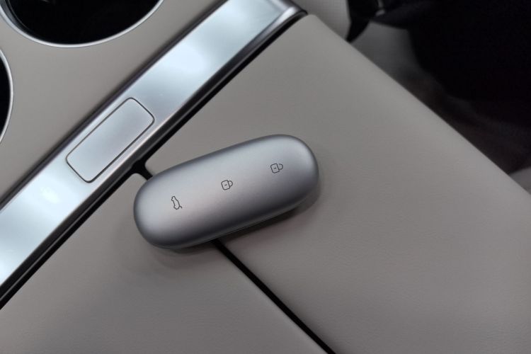 理想汽车 理想L8 2023款 Pro中控内饰11