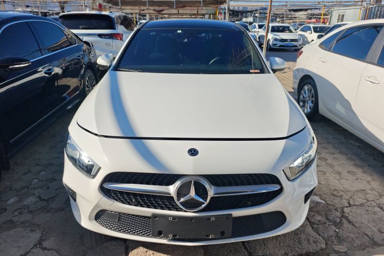 奔驰A级 2019款 A 200 L车身外观2