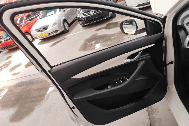 宝骏360 2019款 1.5L CVT精英型 国VI中控内饰7007