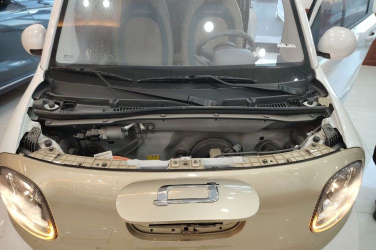 奔腾小马 2024款 170km 活力马机舱底盘24