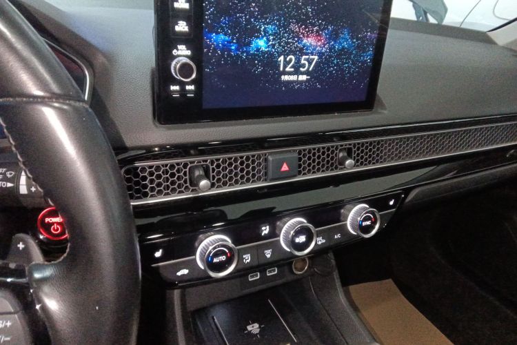 本田 型格 2023款 2.0L e:HEV 锐·尊享版中控内饰16