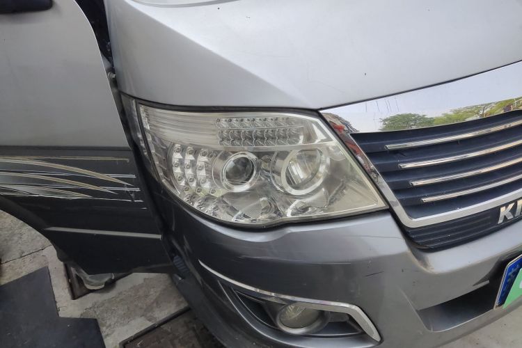 金龙 金威 2014款 2.5T玉柴创享型YC4FB90-P40C车身外观8