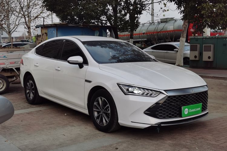 比亚迪 秦PLUS 2024款 荣耀版 DM-i 55KM领先型车身外观3