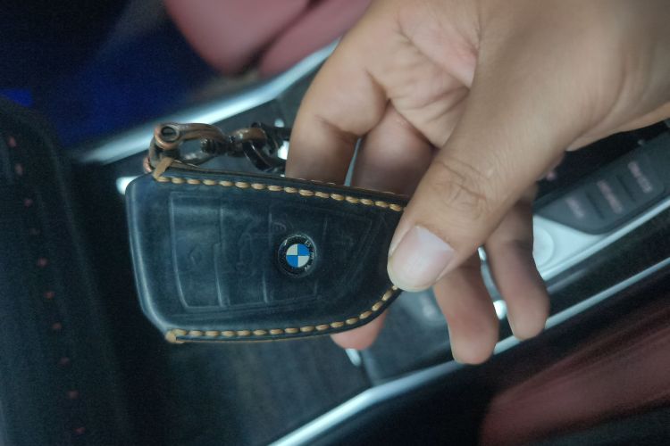 宝马3系 2022款 325Li M运动套装中控内饰7001