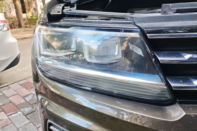 大众 途观L 2018款 330TSI 自动两驱舒适版车身外观8