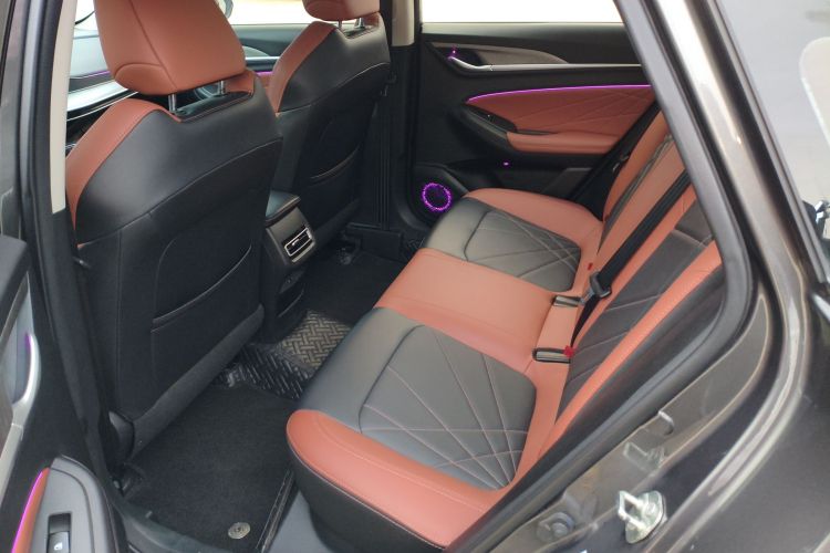 长安 逸动 2022款 PLUS 蓝鲸NE 1.4T GDI DCT尊贵版中控内饰7004