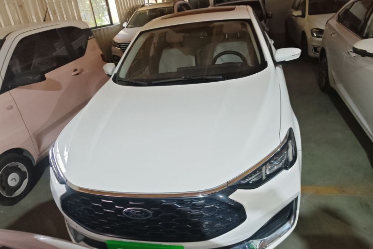 福特 福睿斯 2021款 1.5L 自动钻石版车身外观2