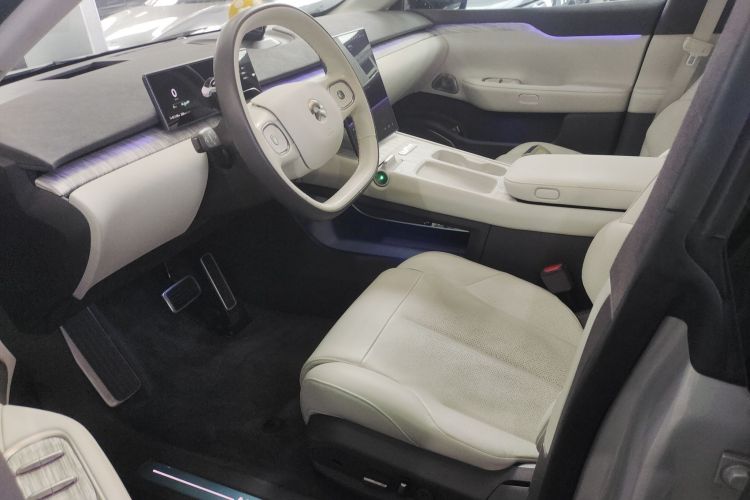 蔚来ET7 2022款 75kWh中控内饰19