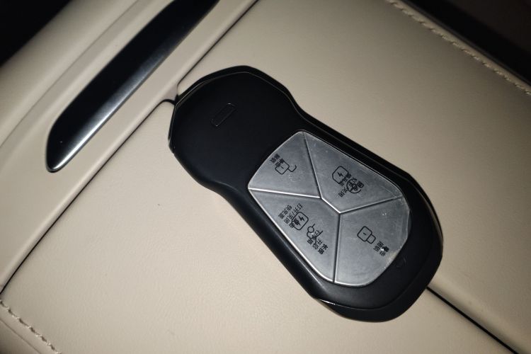 小鹏P7 2022款 625E中控内饰11