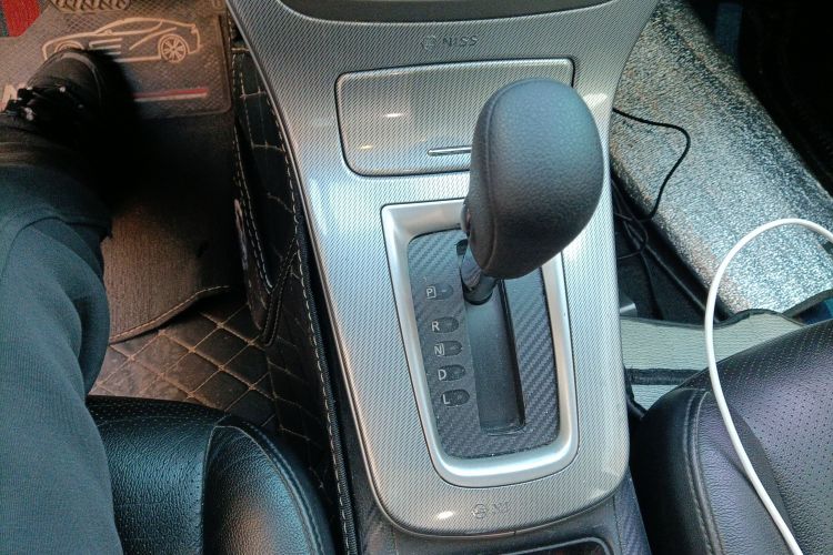 日产 轩逸 2012款 1.6XL CVT豪华版中控内饰18