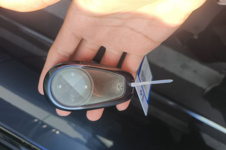 蔚来ES8 2020款 415KM 签名版 六座版中控内饰11