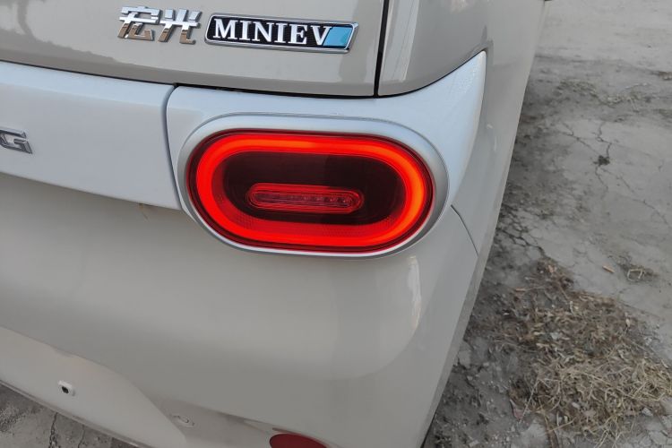 五菱汽车 宏光MINIEV 2024款 第三代 215km 青春版车身外观9