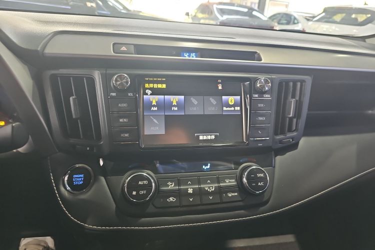 丰田 RAV4荣放 2018款 2.0L CVT两驱风尚X版中控内饰16