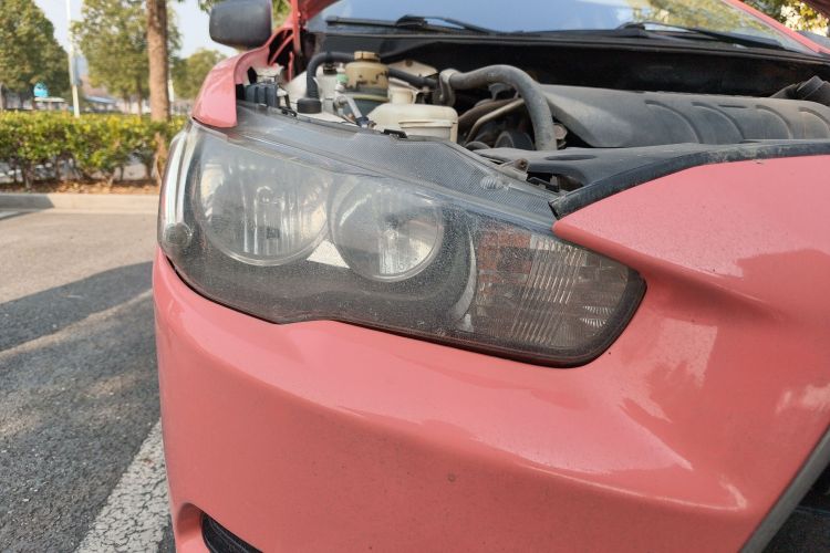 三菱 翼神 2013款 时尚版 1.8L 手动舒适型车身外观8