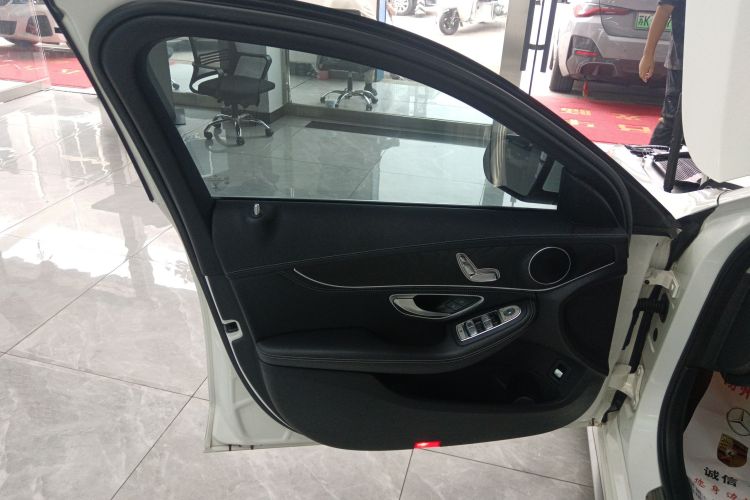 奔驰C级 2018款 C 180 L 时尚型运动版中控内饰47