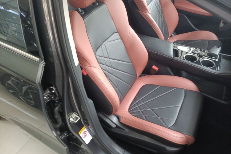 长安 逸动 2023款 畅享版 PLUS 蓝鲸NE 1.4T GDI DCT尊贵版局部细节41