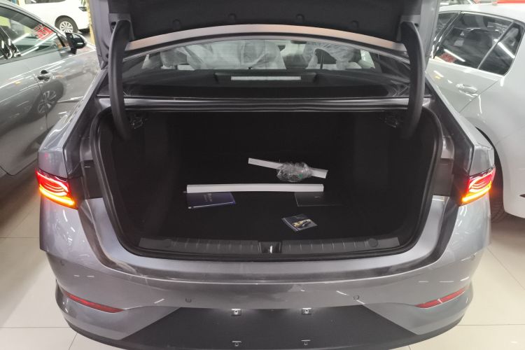 比亚迪 秦PLUS 2025款 DM-i 智驾版 128KM进取型机舱底盘23