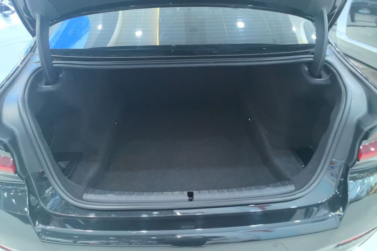 宝马5系(进口) 2022款 改款二 525i M运动套装机舱底盘23