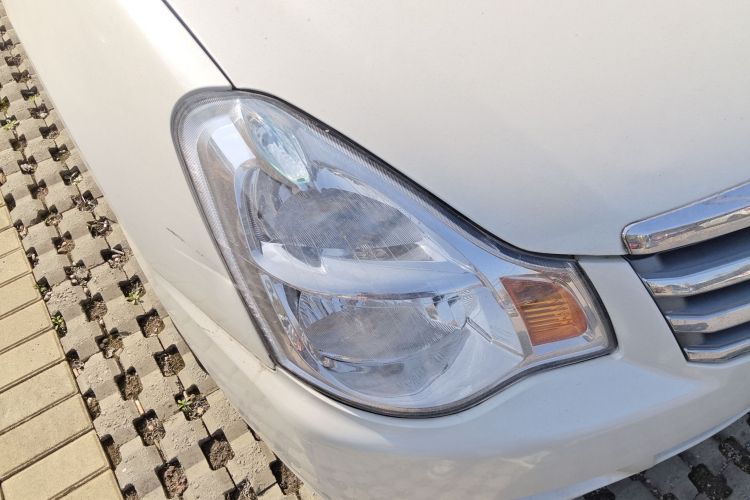 日产 轩逸 2016款 经典 1.6XE 自动领先版车身外观8