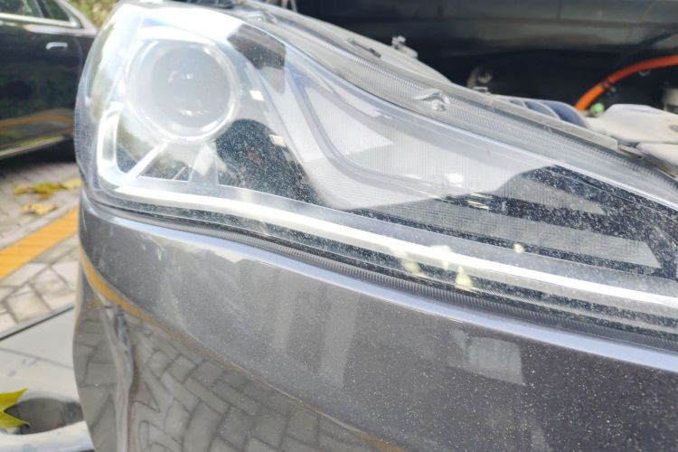 哪吒汽车 哪吒V 2022款 潮 400 Lite车身外观6006