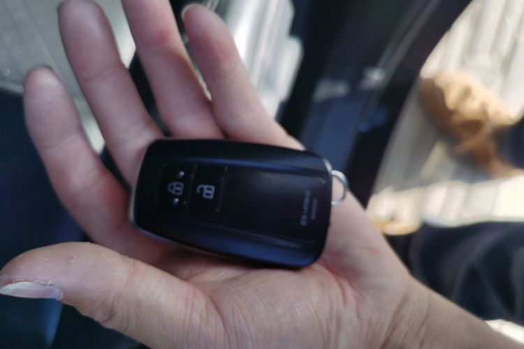 丰田C-HR 2018款 2.0L 旗舰版 国V中控内饰11