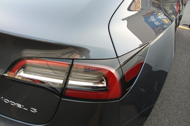 特斯拉 Model 3 2021款 标准续航后驱升级版车身外观6006