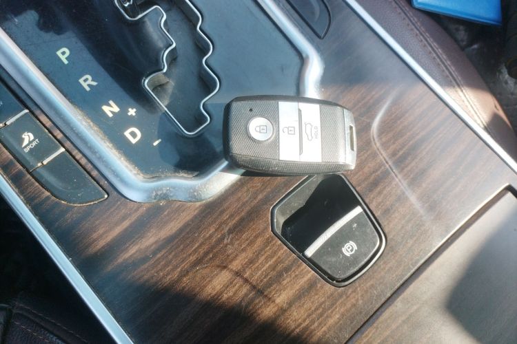 陆风X7 2015款 2.0T 全景尊贵版中控内饰7001