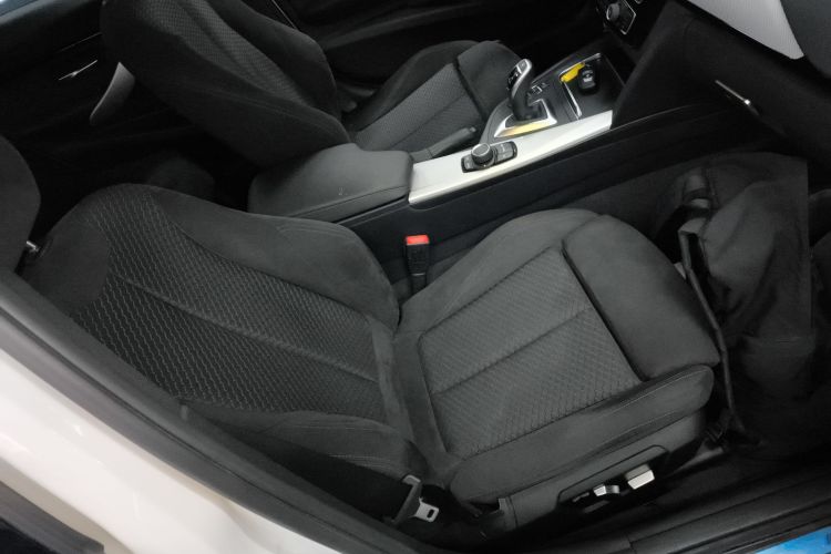 宝马3系 2017款 320i M运动型局部细节41