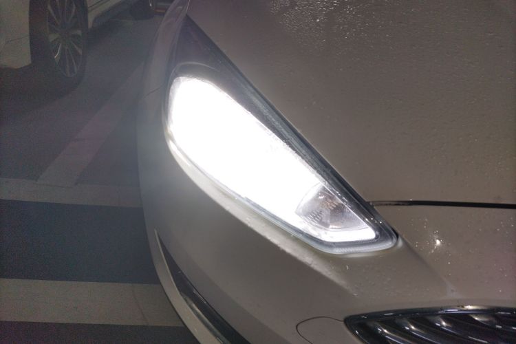 福特 福克斯 2015款 三厢 EcoBoost 125 自动超能风尚型车身外观8