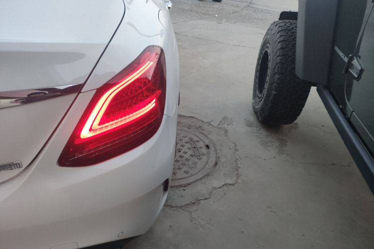 奔驰C级 2021款 C 260 L 运动星耀臻藏版车身外观9