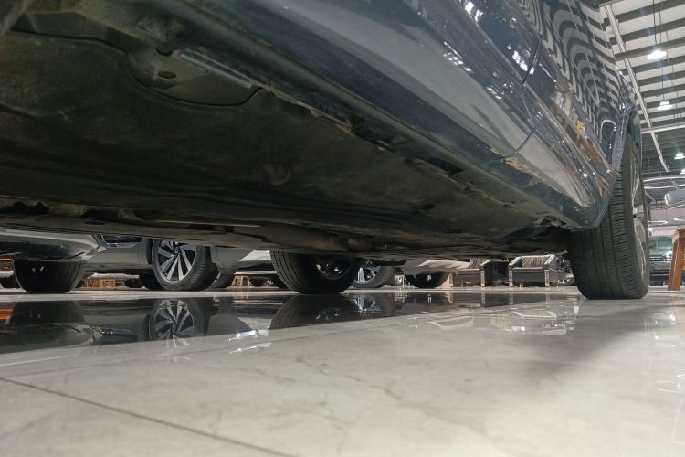 路虎 发现运动版 2022款 249PS R-Dynamic S 性能版 5座局部细节9001