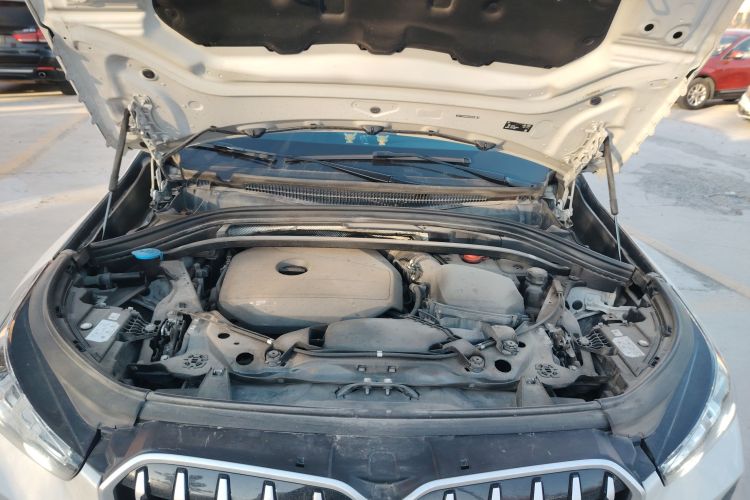 宝马X1 2023款 sDrive20Li X设计套装机舱底盘24