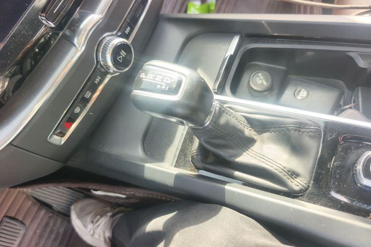 沃尔沃XC60 2019款 T5 四驱智逸版 国V中控内饰18