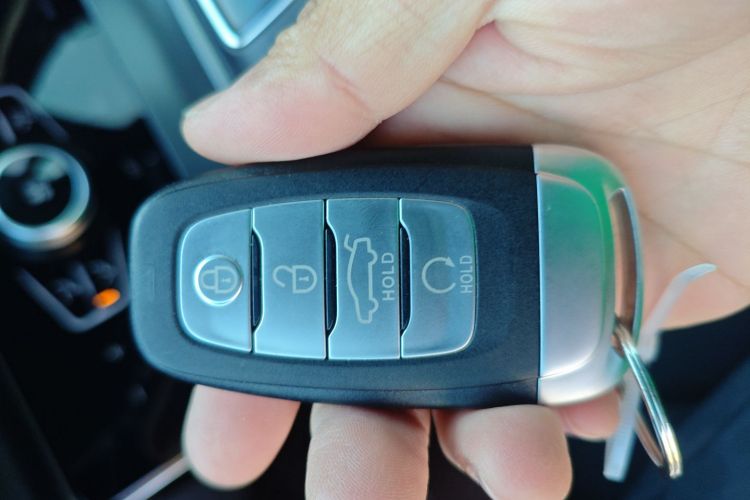 红旗H5 2022款 经典款 改款 1.8T 自动智联旗韵版中控内饰7001