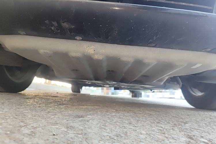 宝马5系 2018款 525Li 豪华套装局部细节9008