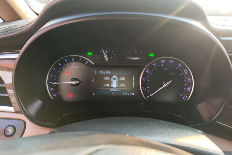 别克GL8 2017款 ES 28T 旗舰型 国V中控内饰14