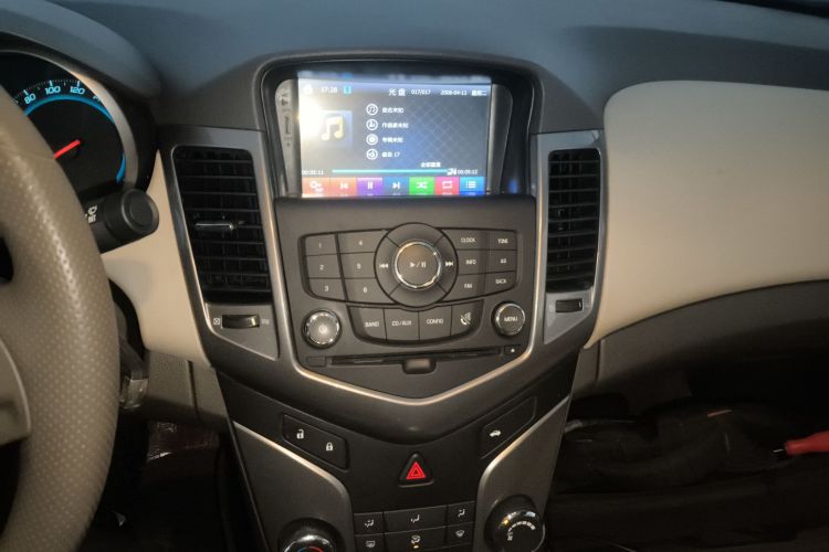 雪佛兰 科鲁兹 2015款 1.5L 经典 SE AT中控内饰16