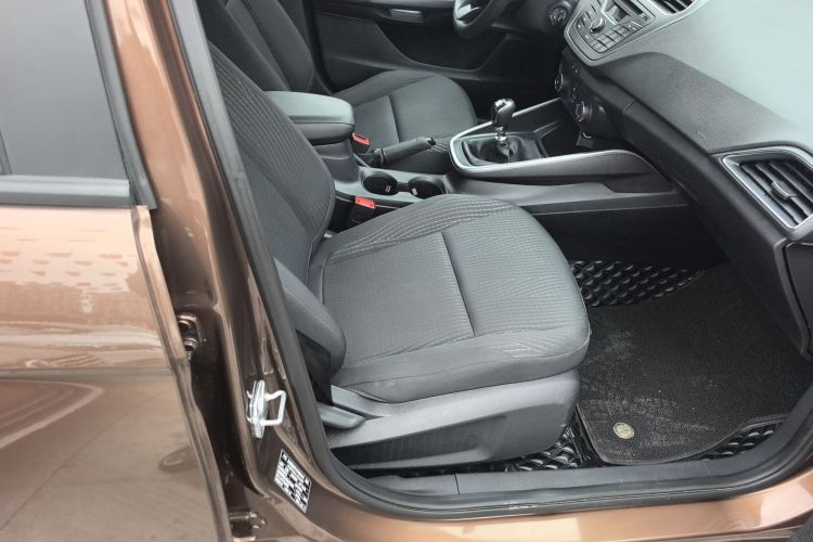 福特 福睿斯 2019款 改款 1.5L 手动质享型（胎压监测） 国VI局部细节41