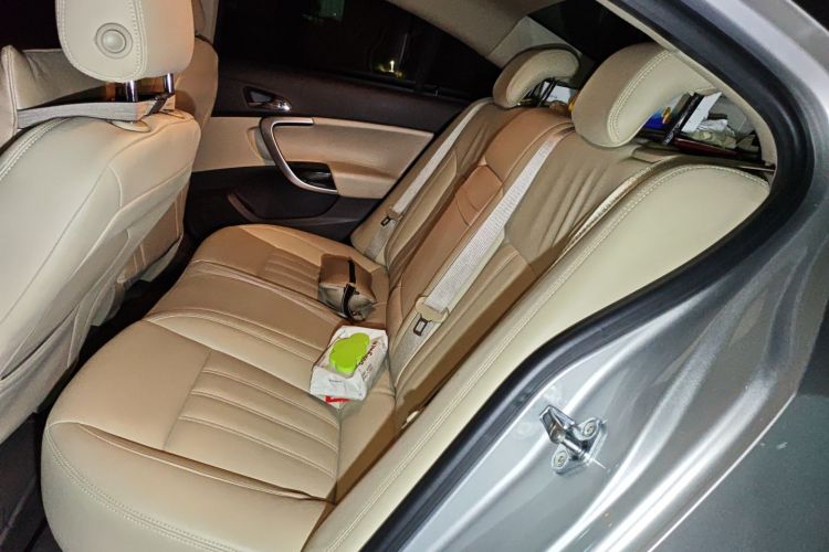 别克 君威 2012款 2.0L 舒适版中控内饰7004