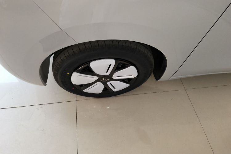 五菱汽车 宏光MINIEV 2025款 四门版 进阶款车身外观6007