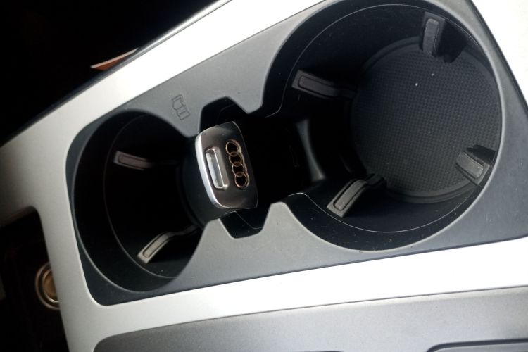 奥迪Q7（平行进口） 中控内饰11