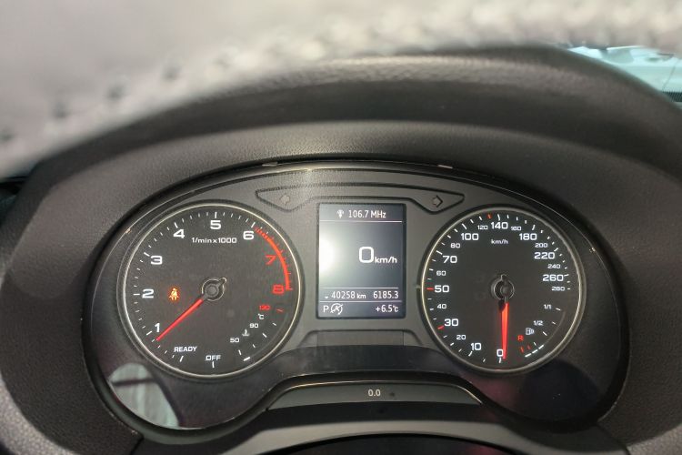 奥迪A3 2018款 30周年年型 Sportback 35 TFSI 时尚型局部细节14