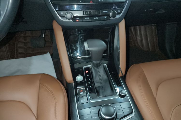 宝沃BX7 2016款 28T 两驱精英版 5座局部细节18