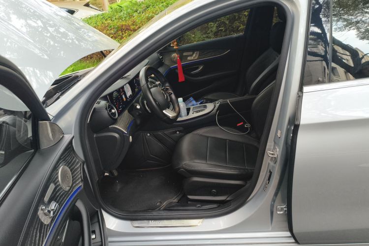 奔驰E级 2021款 改款 E 300 L 运动时尚型局部细节19