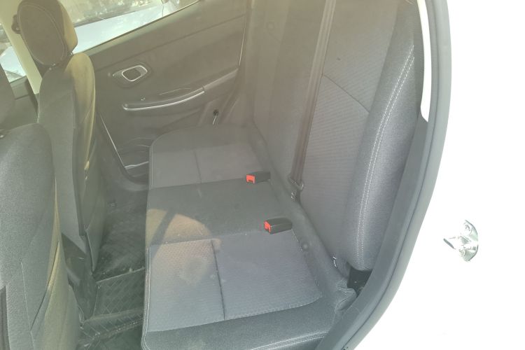 大运 悦虎 2022款 30.66kWh 两驱标准版中控内饰21