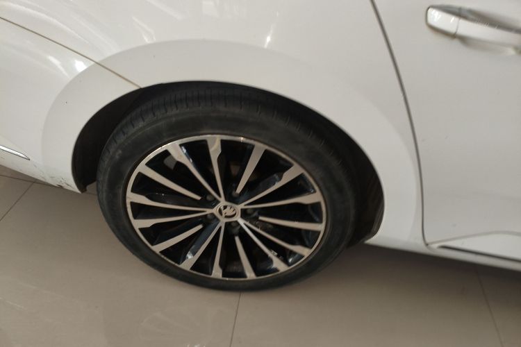 斯柯达 速派 2018款 TSI330 DSG舒适版 国V车身外观6008