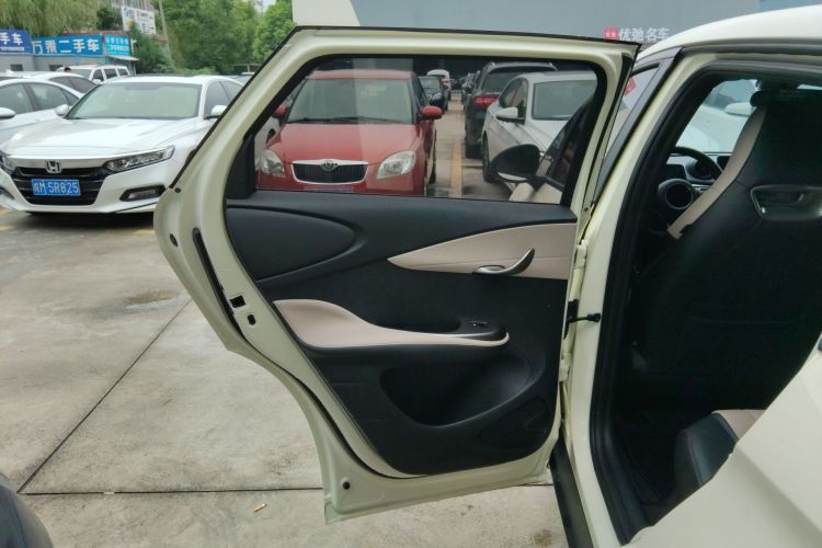 比亚迪 海豚 2023款 420km 时尚版中控内饰7008